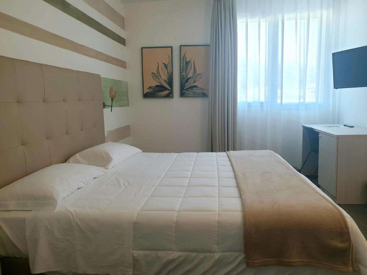 Hotel Grel Chiaramonte Gulfi Extérieur photo